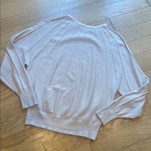 Tahari women’s dolman Sweater cream size medium - Picture 9 of 9